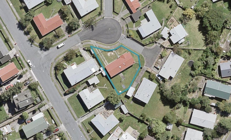 14 Aniseed Grove, Timberlea, Upper Hutt - Carousel 1