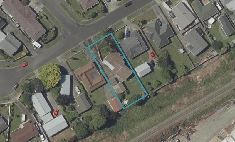 14 Geraldine Crescent, Cloverlea, Palmerston North - Carousel 1