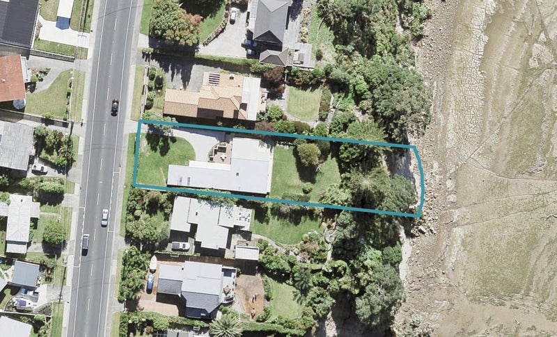 983 Whangaparaoa Road, Matakatia, Whangaparaoa - Carousel 1