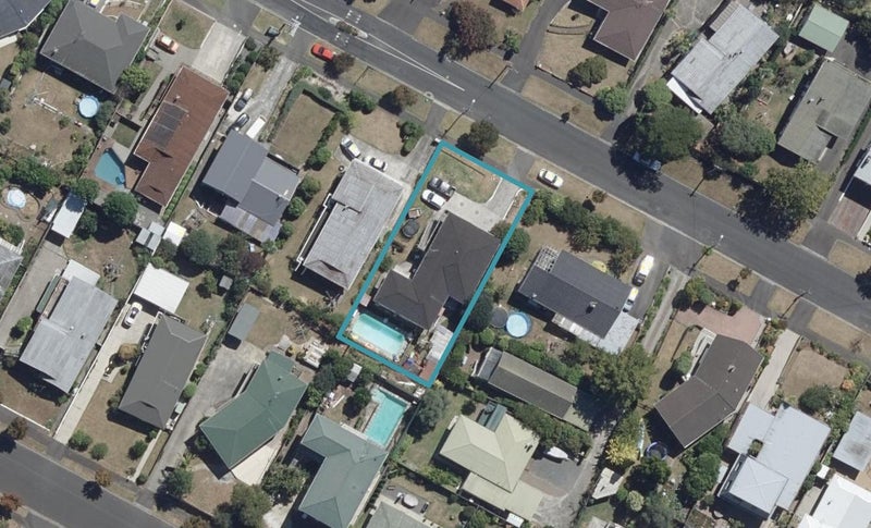 58 MacDonald Road, Glenview, Hamilton - Carousel 1