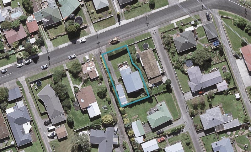 16 Saxton Road, Upper Vogeltown, New Plymouth - Carousel 1