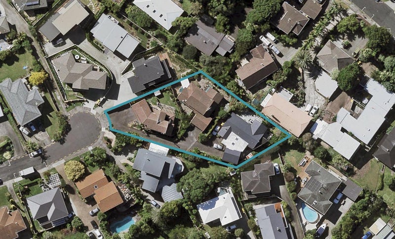 2/6 Currey Crescent, Milford, Auckland - Carousel 1