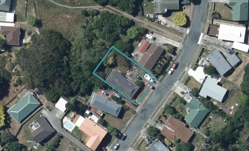 11 Rothwell Street, Titahi Bay, Porirua - Carousel 1