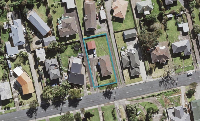 74 Taylor Road, Mangere Bridge, Auckland - Carousel 1