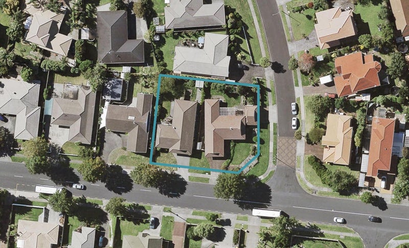 1/143 Millhouse Drive, Golflands, Auckland - Carousel 1