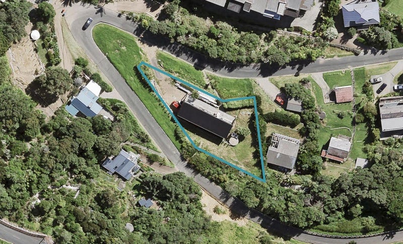 15 Seventh Avenue, Onetangi, Waiheke Island - Carousel 1