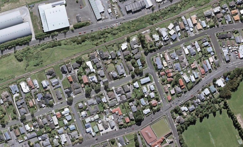 10 Whiteley Street, Moturoa, New Plymouth - Carousel 1