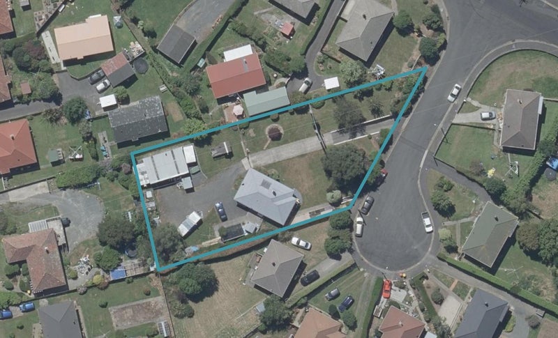 4 Ellersley Street, Halfway Bush, Dunedin - Carousel 1