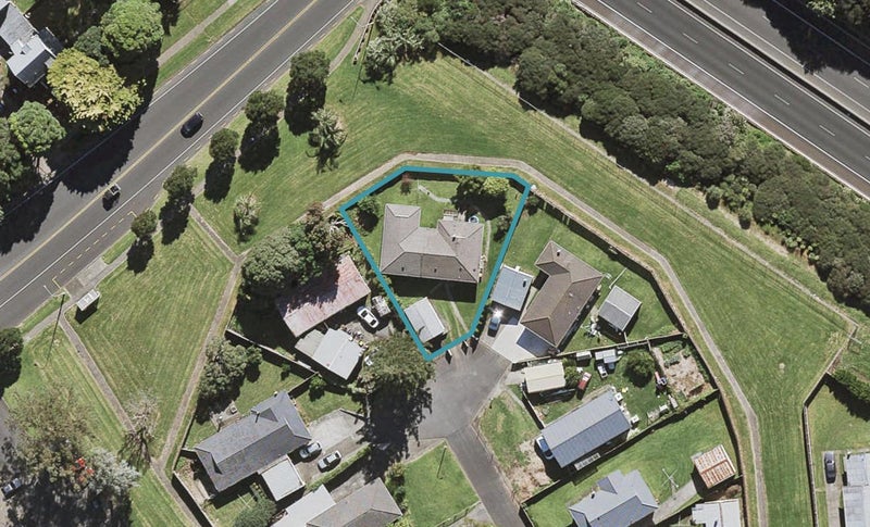 9 Kelburn Lane, Mangere, Auckland - Carousel 1