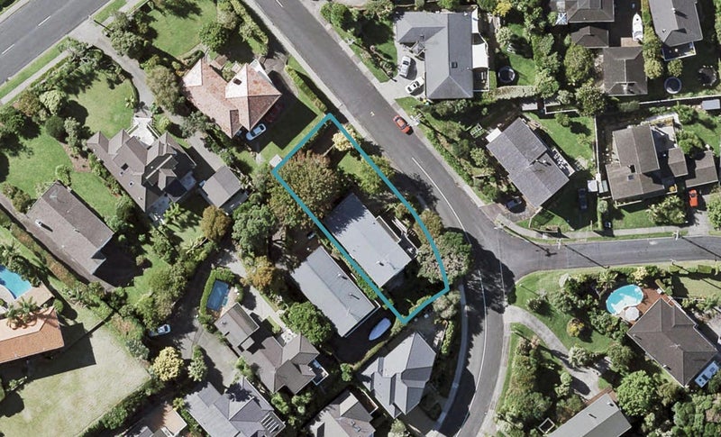 1 Colmar Road, Mellons Bay, Auckland - Carousel 1