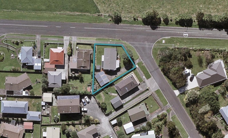 70 Bayly Street, Waitara, Waitara - Carousel 1