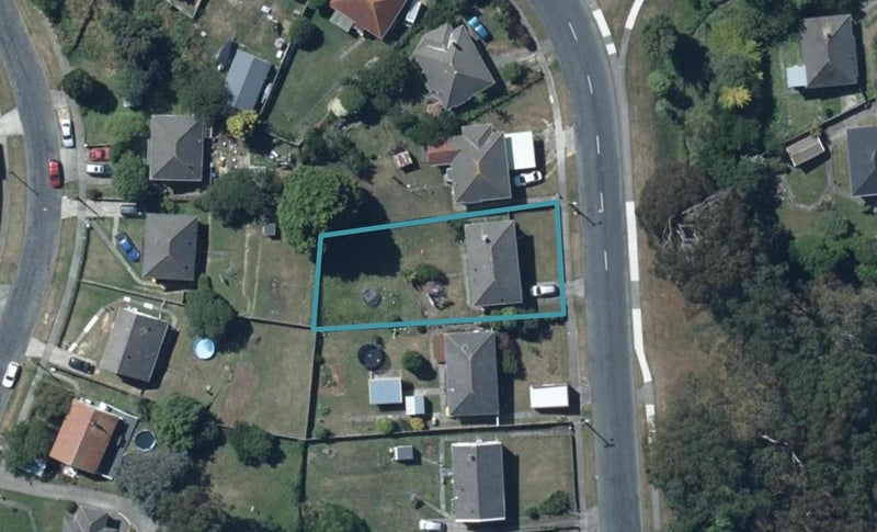 14 Mexted Crescent, Ranui, Porirua - Carousel 1