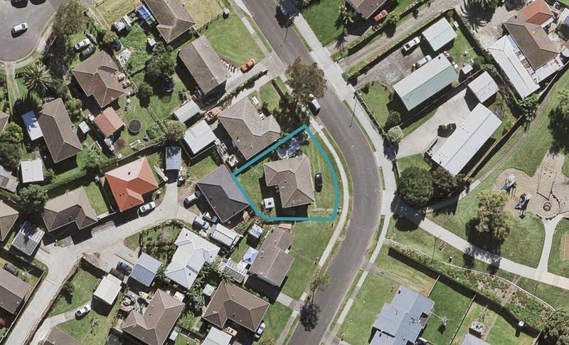 33 Windrush Close, Mangere, Auckland - Carousel 1