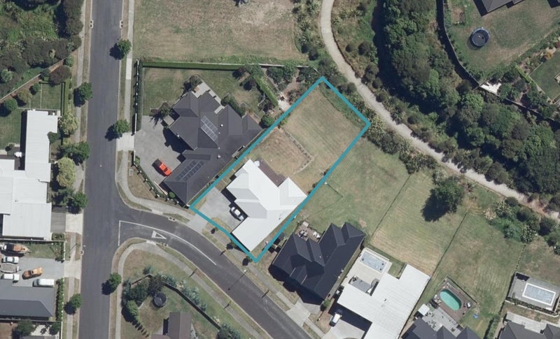 20 Bos Crescent, Flagstaff, Hamilton - Carousel 1