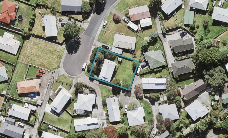 36 Lilburn Crescent, Massey, Auckland - Carousel 1