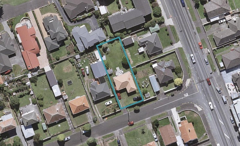 4 Maranui Street, Welbourn, New Plymouth - Carousel 1