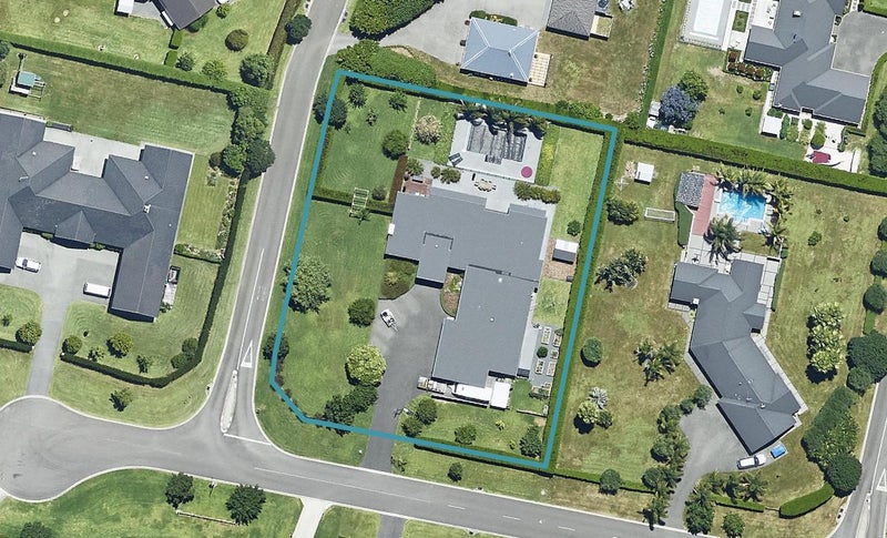 R/2 Jason Place, Pyes Pa, Tauranga - Carousel 1