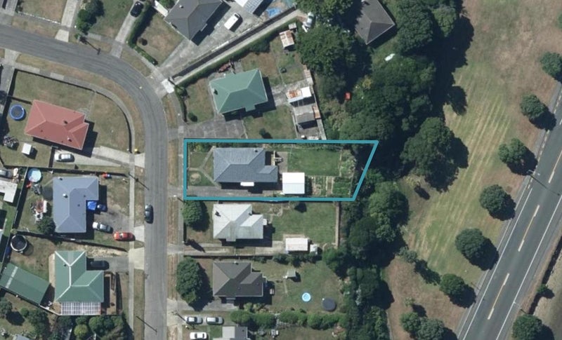 19 Whanga Crescent, Titahi Bay, Porirua - Carousel 1