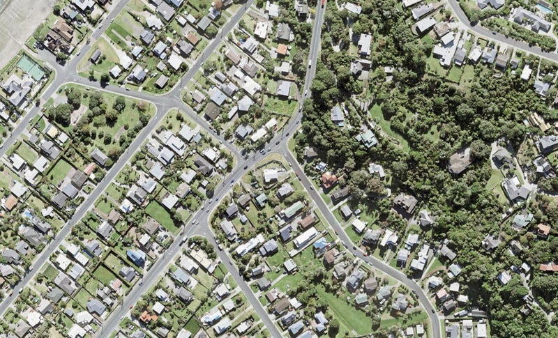 1 Zita Avenue, Tindalls Beach, Whangaparaoa - Carousel 1