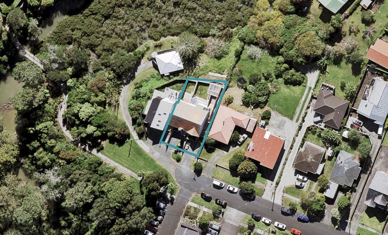 12 Hugh Brown Drive, New Lynn, Auckland - Carousel 1