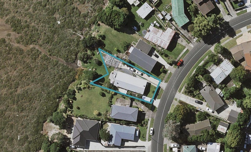 1/55 Edgewater Drive, Pakuranga, Auckland - Carousel 1