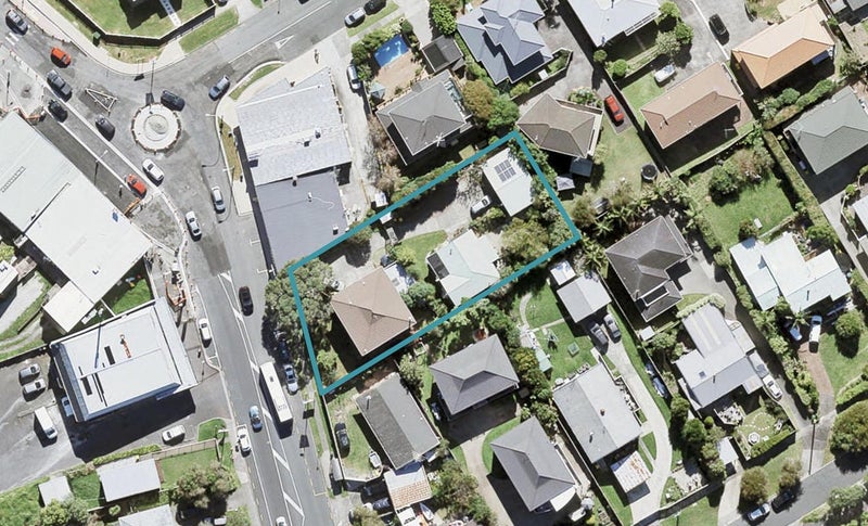 2/965 Beach Road, Torbay, Auckland - Carousel 1