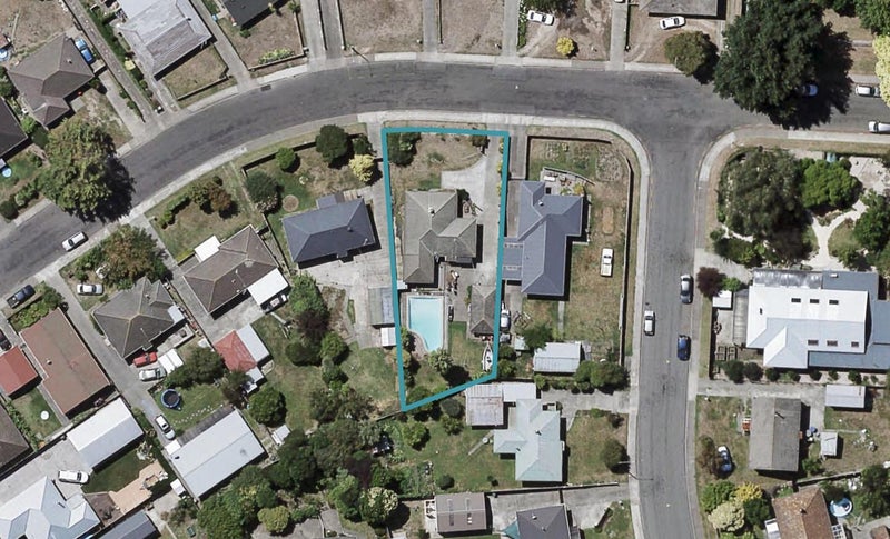 1107 Cunningham Crescent, Mayfair, Hastings - Carousel 1