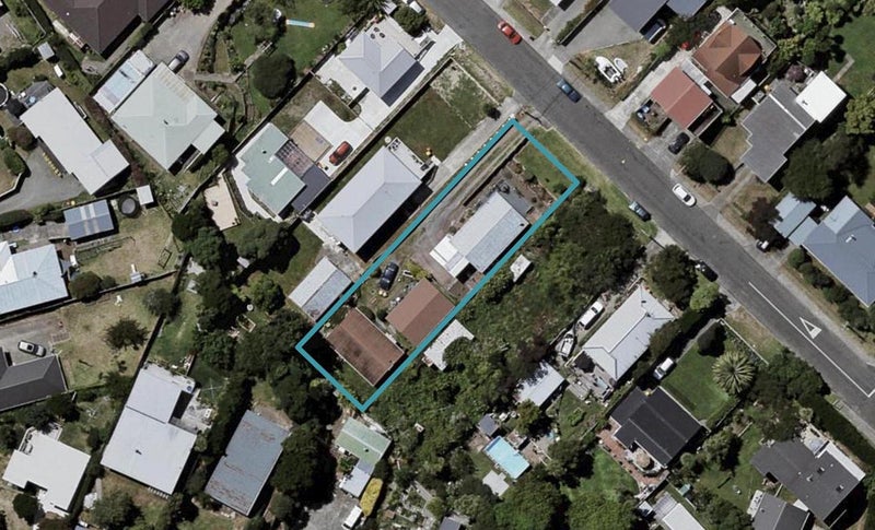 8A TITOKI RD, Raumati BEACH, PARAPARAUMU - Carousel 1
