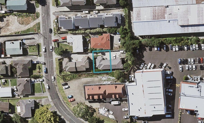 3B Woodall Place, Totara Vale, Auckland - Carousel 1