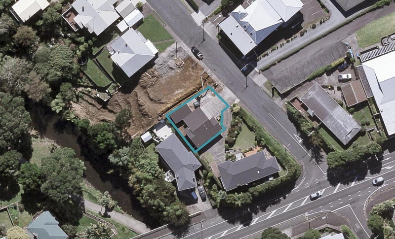 14A Baring Terrace, Strandon, New Plymouth - Carousel 1