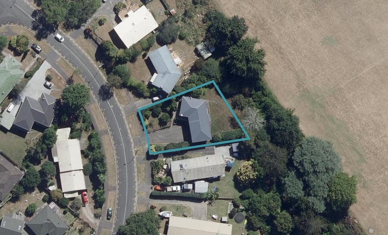 14 Helena Road, Hillcrest, Hamilton - Carousel 1