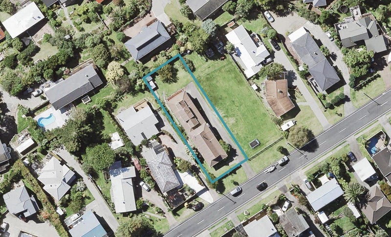 2/87 Arran Road, Browns Bay, Auckland - Carousel 1