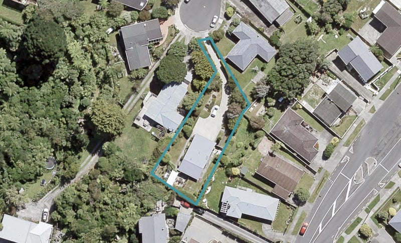 18 Timaru Grove, Kelson, Lower Hutt - Carousel 1
