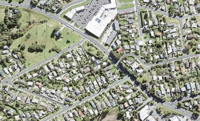 585 Whangaparaoa Road, Stanmore Bay, Whangaparaoa - Carousel 1