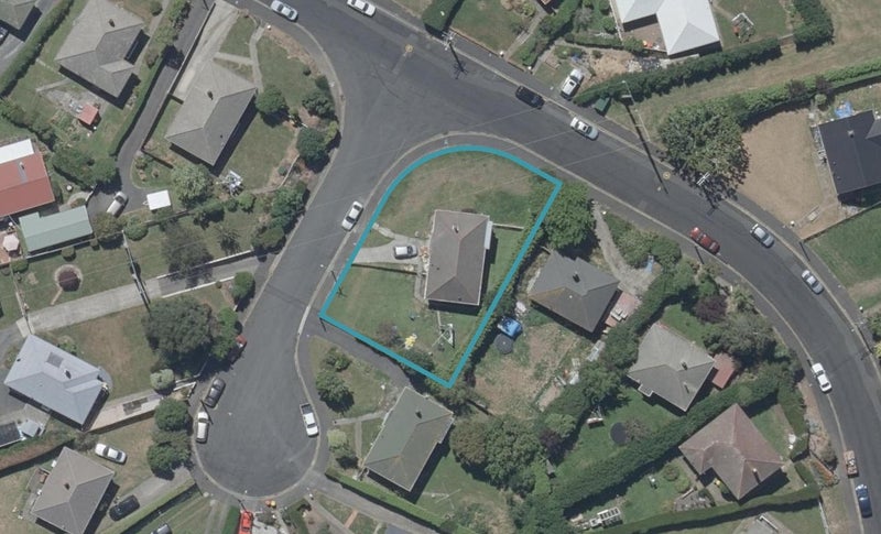 1 Ellersley Street, Halfway Bush, Dunedin - Carousel 1