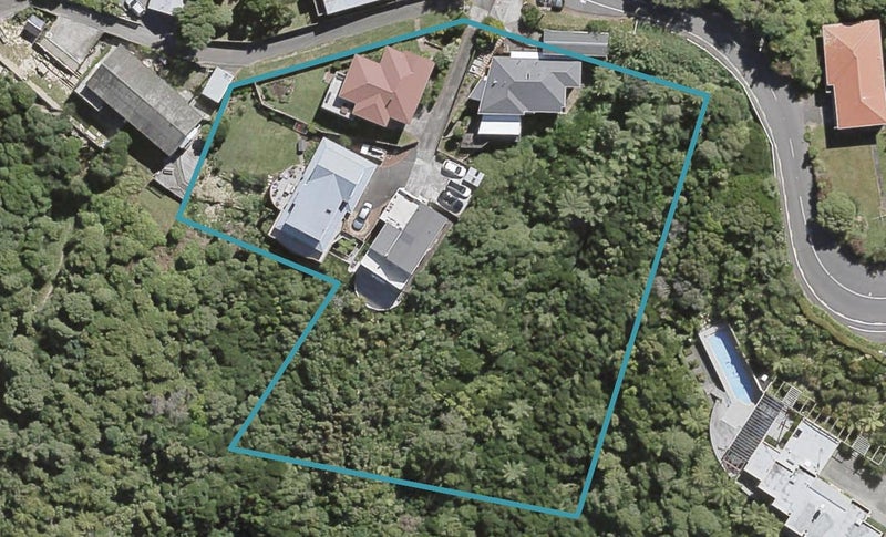 5/7 Korokoro Road, Korokoro, Lower Hutt - Carousel 1