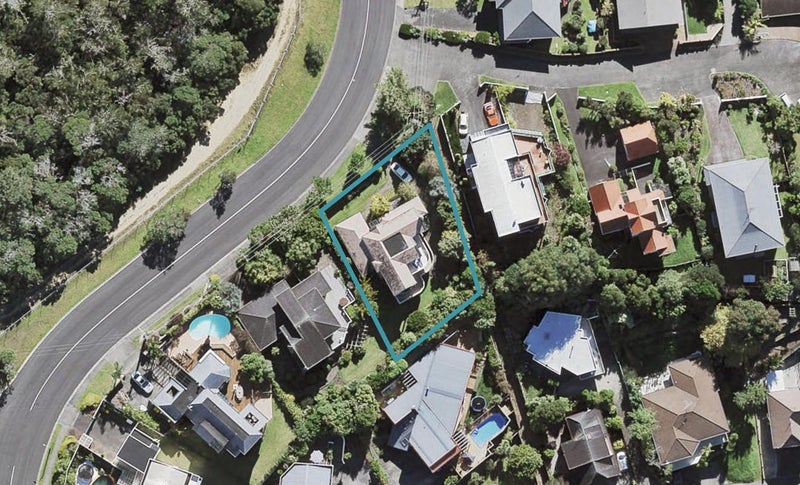52 Onetaunga Road, Chatswood, Auckland - Carousel 1