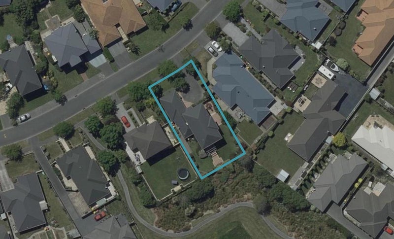 19 Kinsella Crescent, Aidanfield, Christchurch - Carousel 1