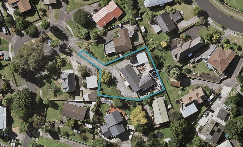 11 Palmetto Place, Goodwood Heights, Auckland - Carousel 1