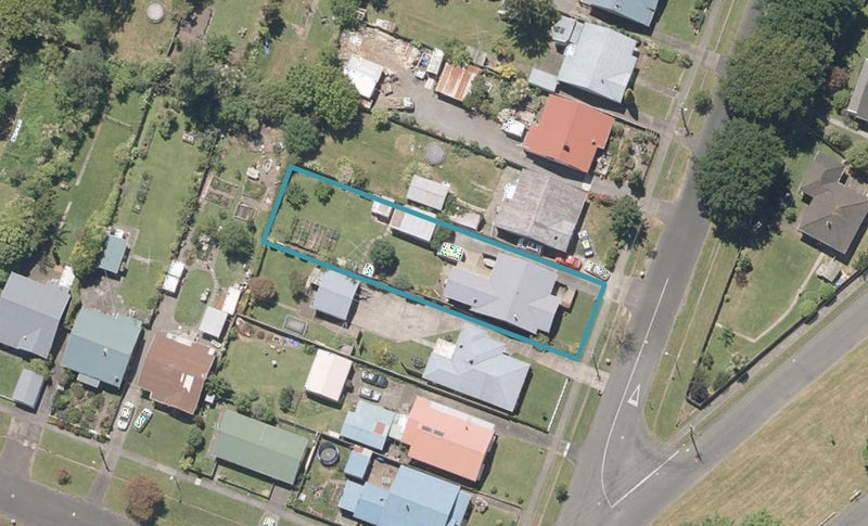 7 Tanguru Street, Whanganui East, Whanganui - Carousel 1