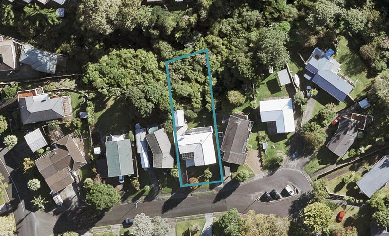 8 Orsova Place, Lynfield, Auckland - Carousel 1