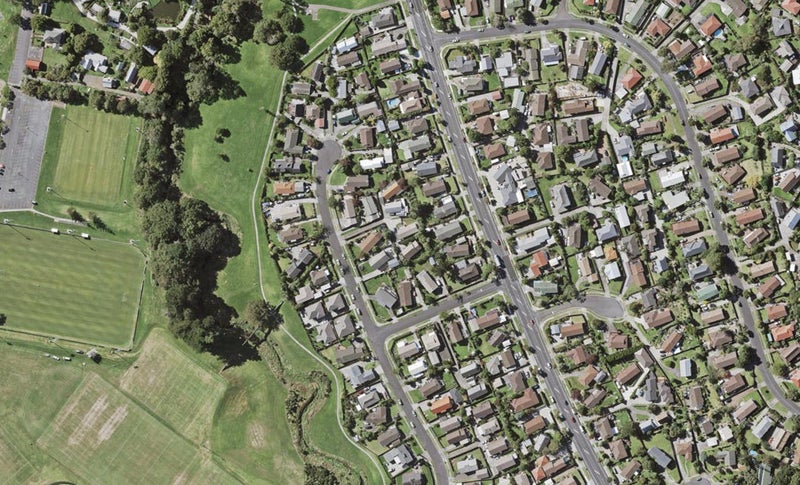 2/13 De Quincey Terrace, Highland Park, Auckland - Carousel 1