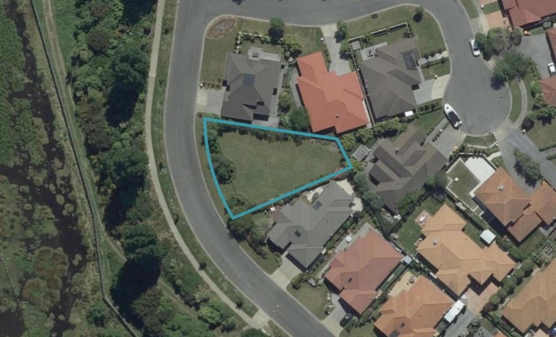 11 Caleb Place, Northwood, Christchurch - Carousel 1