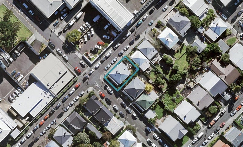 12 Brisbane Street, Grey Lynn, Auckland - Carousel 1