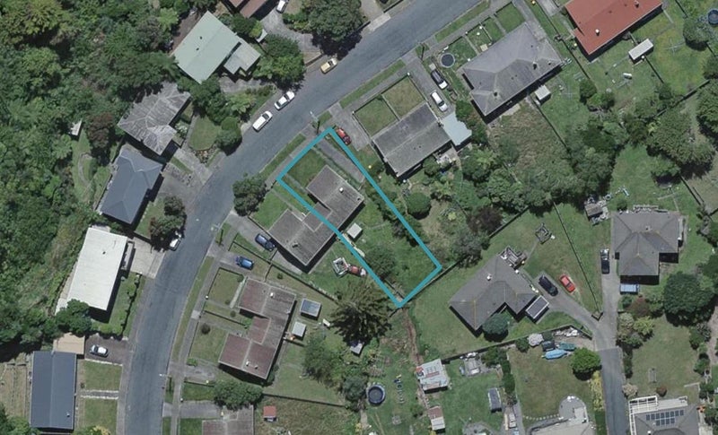 42 Franklyn Road, Tawa, Wellington - Carousel 1
