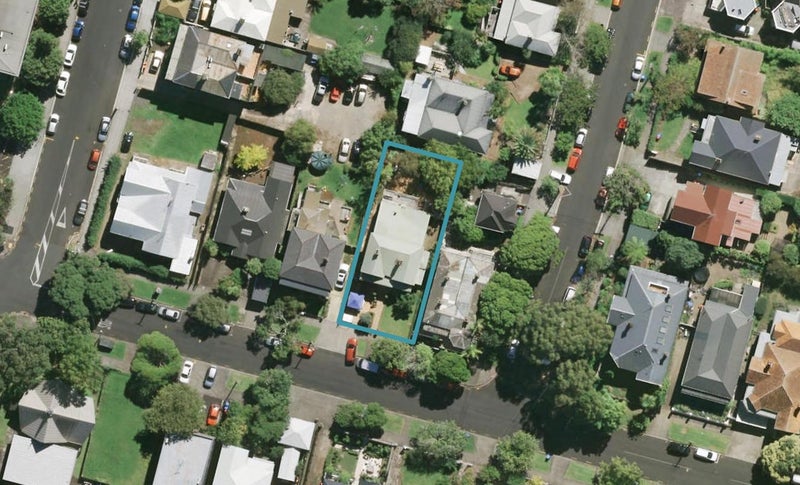 32 Carlton Gore Road, Grafton, Auckland - Carousel 1