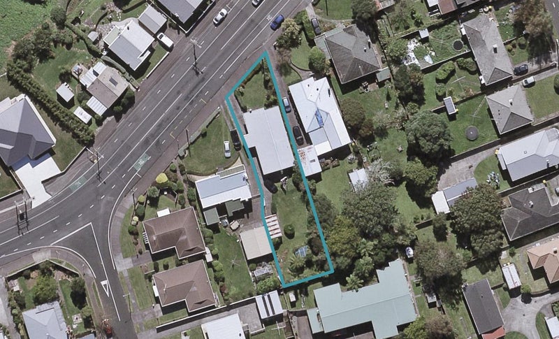 173 Tukapa Street, Westown, New Plymouth - Carousel 1