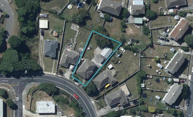 57 Jillett Street, Titahi Bay, Porirua - Carousel 1