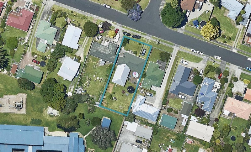 22 Merivale Road, Parkvale, Tauranga - Carousel 1