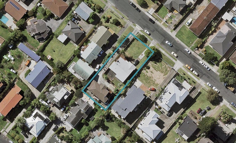 2/24 Quebec Road, Milford, Auckland - Carousel 1